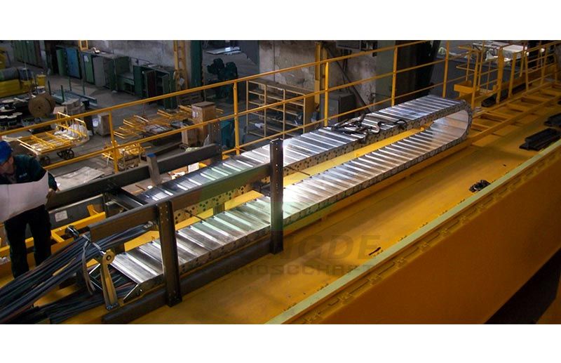 Close steel drag chain