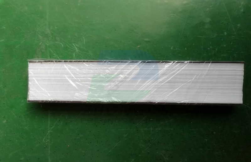 Flat protective bellows