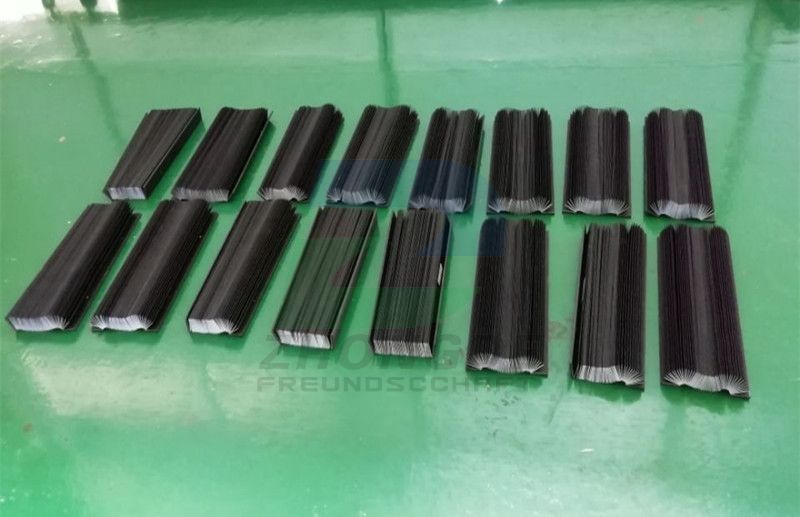 Flat protective bellows