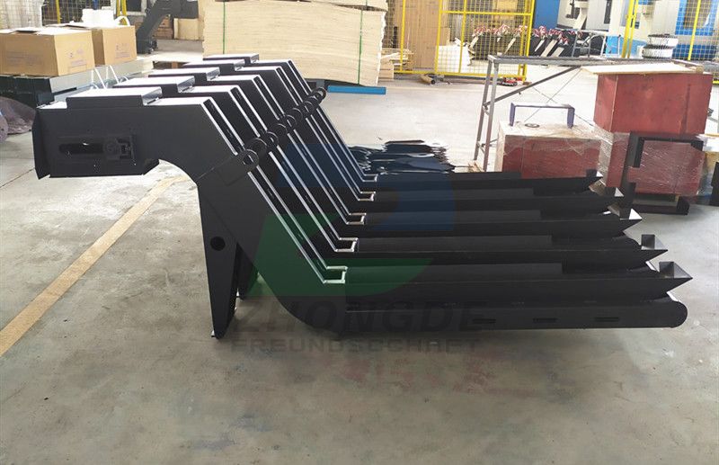 VMC650 Vertical Machining Center Chip Conveyors