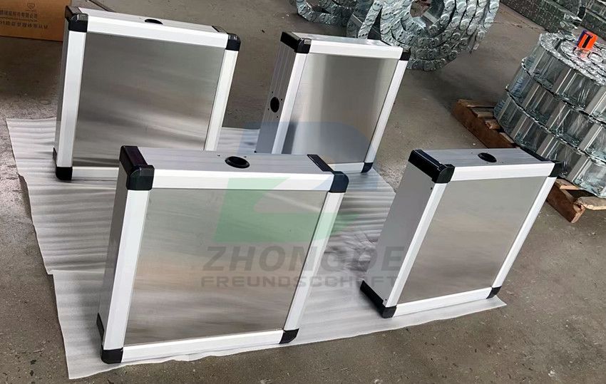 1. Our products are supplied to top manufacturer of many fields in China.  Aluminum Suspension System / Modular  2. We have rich experiences about 15 years on production of chip conveyor and steel cable drag chain.  3. We have professional after-sales ser