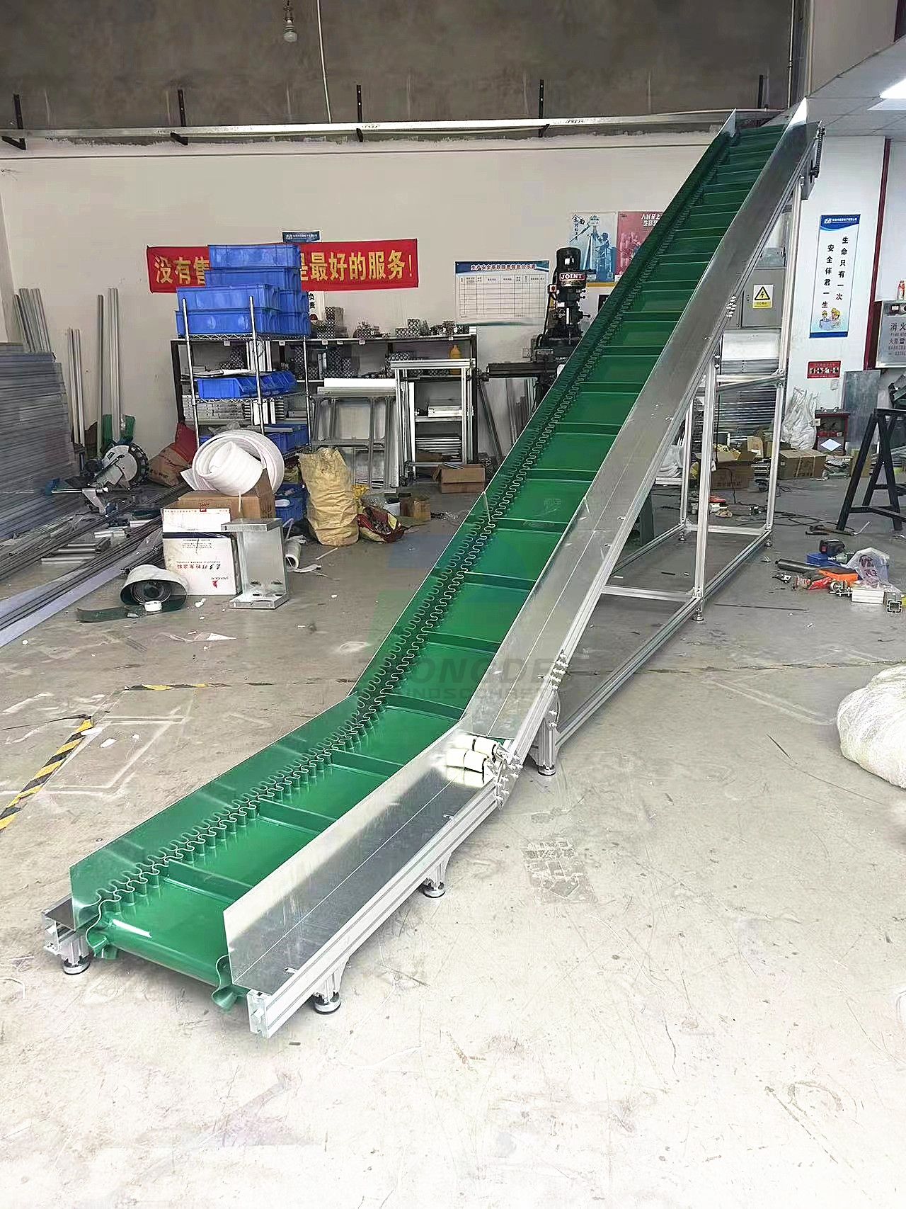 Adjustable Inclined Belt Conveyor for Assembly Line & Warehouse