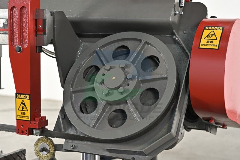 Vertical Metal Band Sawing Machine (Key: Multi-Purpose Cutting)