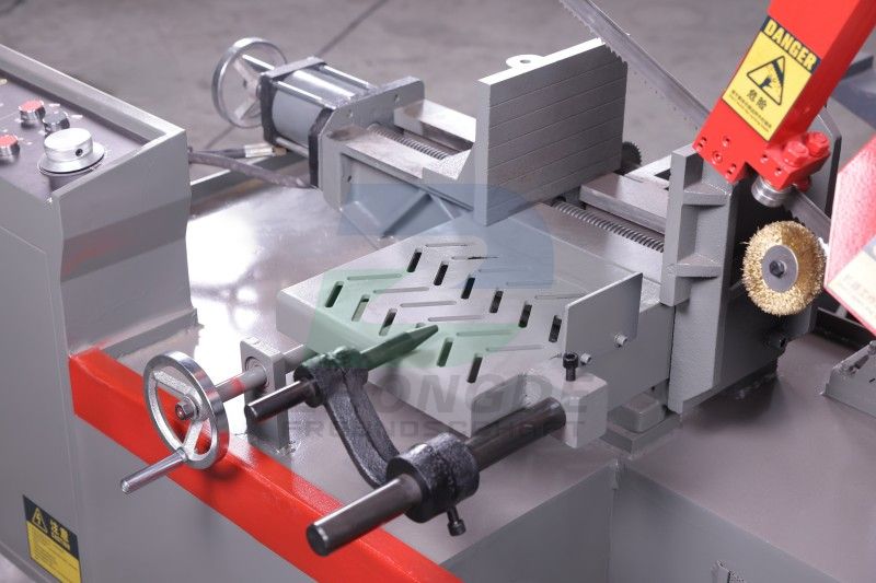 Vertical Metal Band Sawing Machine (Key: Multi-Purpose Cutting)