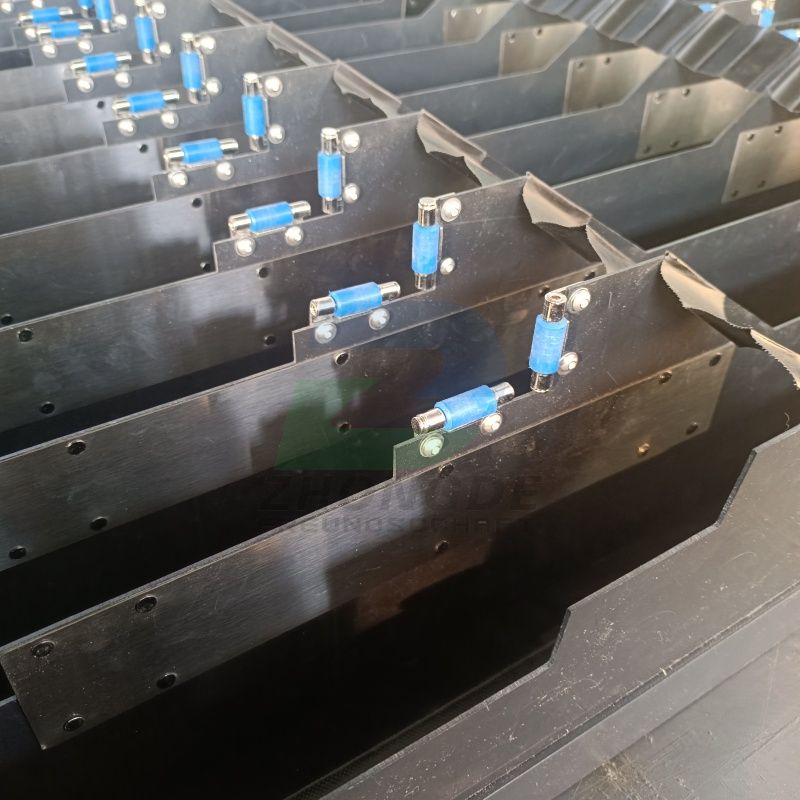Retractable fabric bellows linear guide cover.
