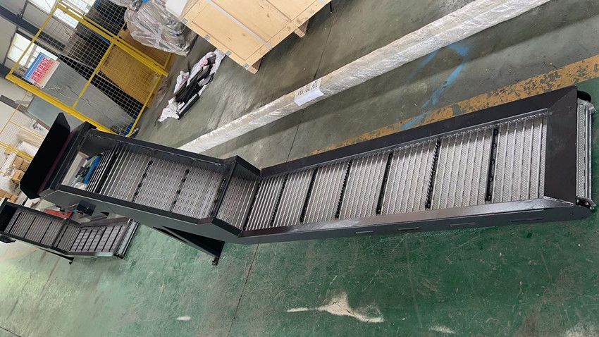 Long-Distance Chip Conveyor