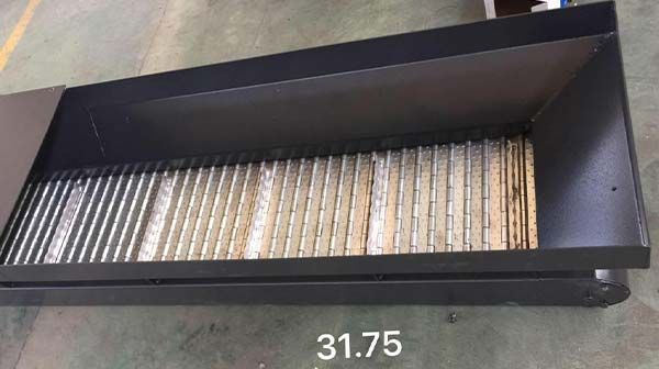 Stainless steel hinged belt chip conveyor