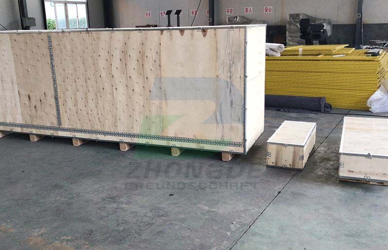 Stainless steel hinged belt chip conveyor